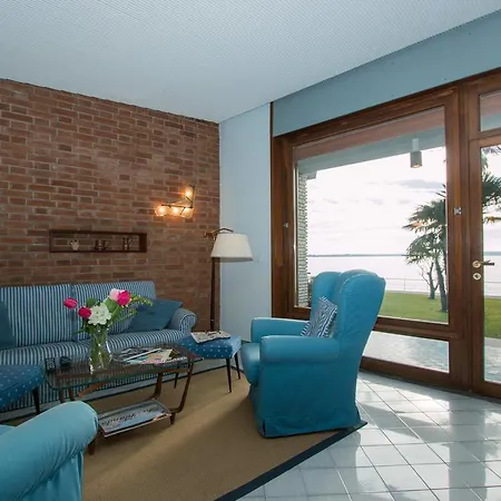 Aquaria Villa *